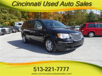 2010 Chrysler Town and Country Limited  V6 FWD - Photo 1 - Cincinnati, OH 45255