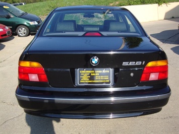 2000 BMW 528i   - Photo 5 - Cincinnati, OH 45255