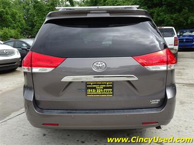 2013 Toyota Sienna Limited 7-Passenger   - Photo 9 - Cincinnati, OH 45255