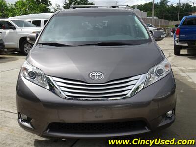 2013 Toyota Sienna Limited 7-Passenger   - Photo 2 - Cincinnati, OH 45255