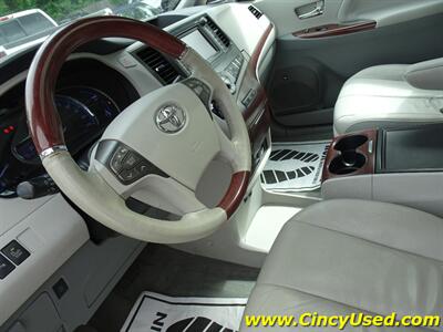 2013 Toyota Sienna Limited 7-Passenger   - Photo 13 - Cincinnati, OH 45255