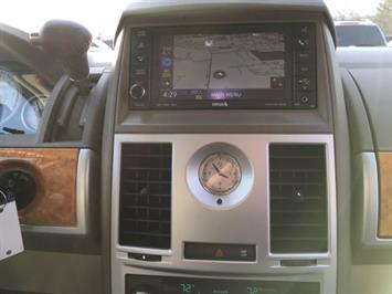 2010 Chrysler Town and Country Limited   - Photo 21 - Cincinnati, OH 45255
