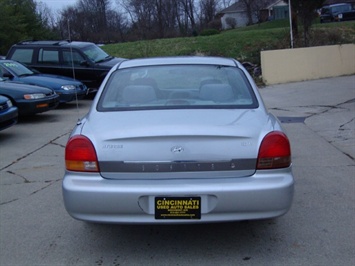 2001 Hyundai Sonata GLS   - Photo 5 - Cincinnati, OH 45255