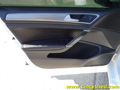 2015 Volkswagen Golf SportWagen TSI S   - Photo 24 - Cincinnati, OH 45255