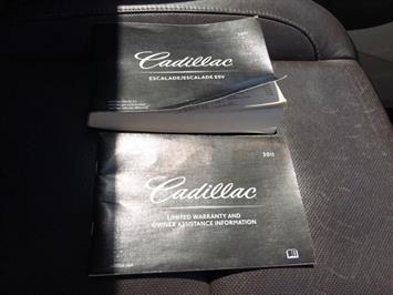 2011 Cadillac Escalade ESV Platinum Edition   - Photo 29 - Cincinnati, OH 45255