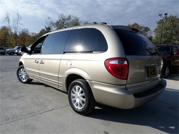 2003 Chrysler Town and Country LXi   - Photo 12 - Cincinnati, OH 45255
