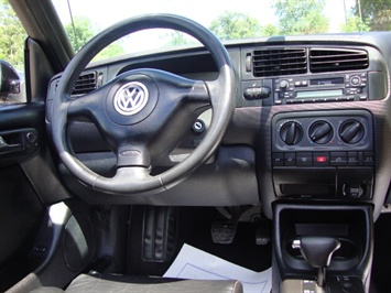 2002 Volkswagen Cabrio GLX   - Photo 6 - Cincinnati, OH 45255