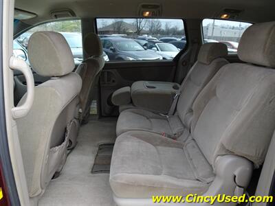 2004 Toyota Sienna LE 8 Passenger   - Photo 12 - Cincinnati, OH 45255