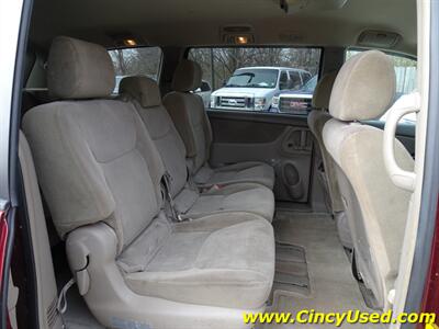 2004 Toyota Sienna LE 8 Passenger   - Photo 14 - Cincinnati, OH 45255
