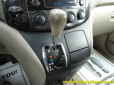 2004 Toyota Sienna LE 8 Passenger   - Photo 17 - Cincinnati, OH 45255