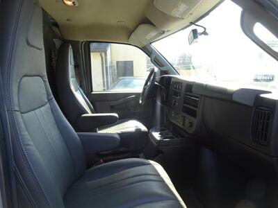 2022 Chevrolet Express 2500 Cargo 4.3L V6 RWD   - Photo 16 - Cincinnati, OH 45255