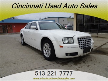 2006 Chrysler 300 Touring   - Photo 1 - Cincinnati, OH 45255