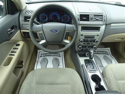 2011 Ford Fusion SE  2.5L I4 FWD - Photo 9 - Cincinnati, OH 45255