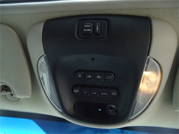 2006 Chrysler Town & Country Touring   - Photo 22 - Cincinnati, OH 45255