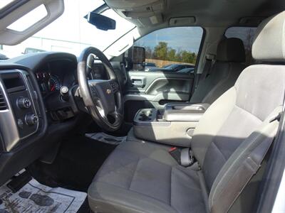 2015 Chevrolet Silverado 3500 LT  6.0L V8 4X4 - Photo 9 - Cincinnati, OH 45255