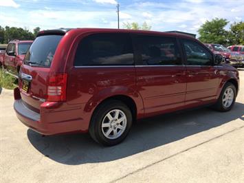 2010 Chrysler Town and Country LX   - Photo 6 - Cincinnati, OH 45255