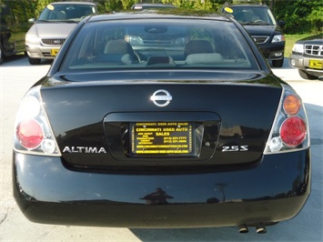 2002 Nissan Altima S   - Photo 5 - Cincinnati, OH 45255