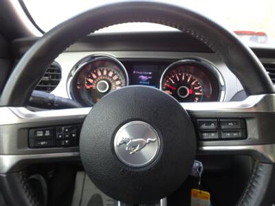 2014 Ford Mustang V6  3.7L V6 RWD - Photo 11 - Cincinnati, OH 45255