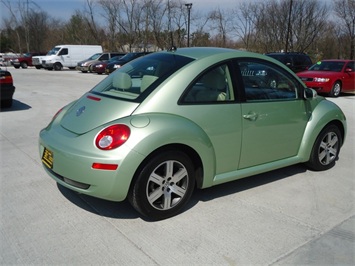 2006 Volkswagen New Beetle   - Photo 6 - Cincinnati, OH 45255