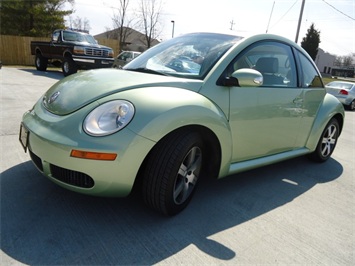 2006 Volkswagen New Beetle   - Photo 11 - Cincinnati, OH 45255
