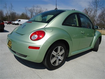 2006 Volkswagen New Beetle   - Photo 13 - Cincinnati, OH 45255