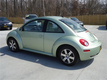 2006 Volkswagen New Beetle   - Photo 4 - Cincinnati, OH 45255