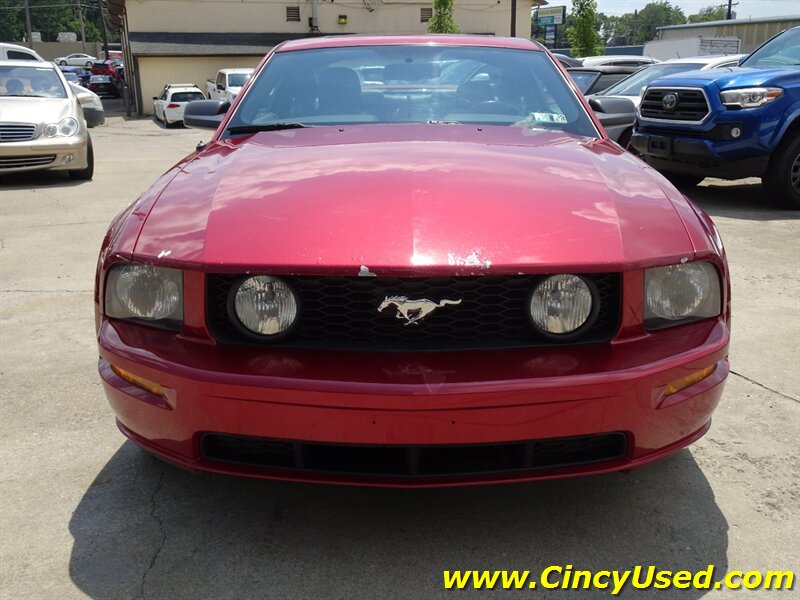 2006 Ford Mustang GT Deluxe - Photo 2 - Cincinnati, OH 45255
