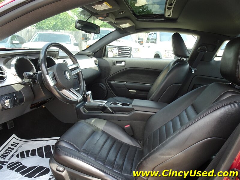2006 Ford Mustang GT Deluxe - Photo 13 - Cincinnati, OH 45255