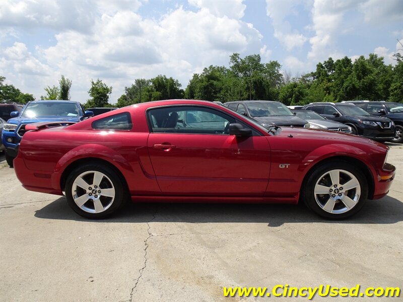 2006 Ford Mustang GT Deluxe - Photo 6 - Cincinnati, OH 45255