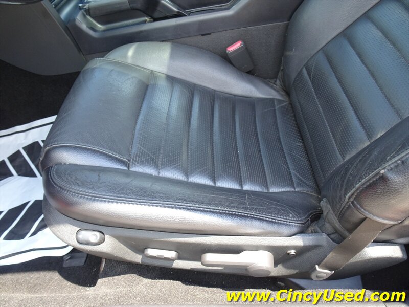 2006 Ford Mustang GT Deluxe - Photo 24 - Cincinnati, OH 45255