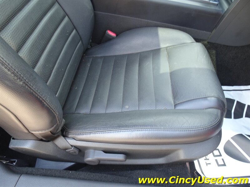 2006 Ford Mustang GT Deluxe - Photo 25 - Cincinnati, OH 45255