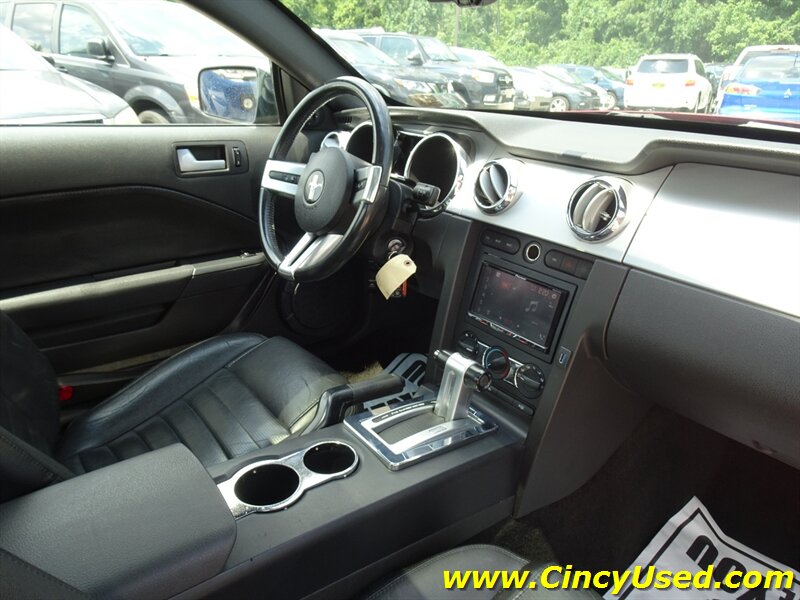 2006 Ford Mustang GT Deluxe - Photo 16 - Cincinnati, OH 45255