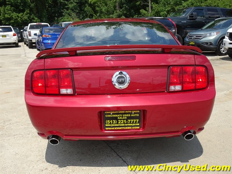 2006 Ford Mustang GT Deluxe - Photo 9 - Cincinnati, OH 45255