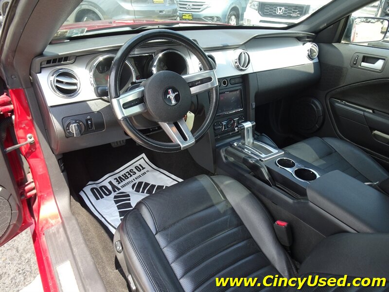 2006 Ford Mustang GT Deluxe - Photo 11 - Cincinnati, OH 45255