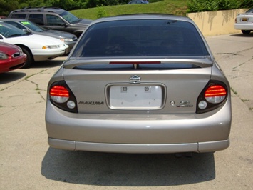 2001 Nissan Maxima GLE   - Photo 10 - Cincinnati, OH 45255