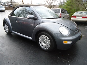 2004 Volkswagen New Beetle GL   - Photo 1 - Cincinnati, OH 45255