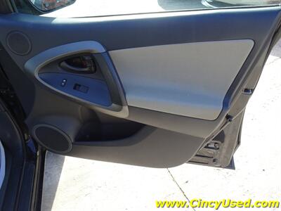 2011 Toyota RAV4   - Photo 27 - Cincinnati, OH 45255