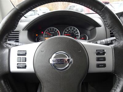 2011 Nissan Pathfinder S  4.0L V6 4X4 - Photo 18 - Cincinnati, OH 45255