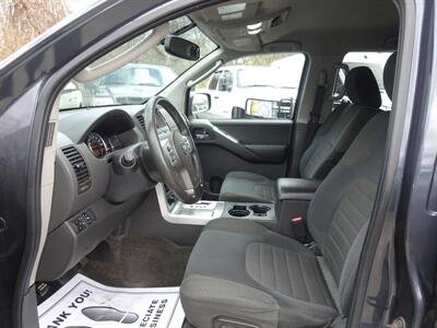 2011 Nissan Pathfinder S  4.0L V6 4X4 - Photo 10 - Cincinnati, OH 45255