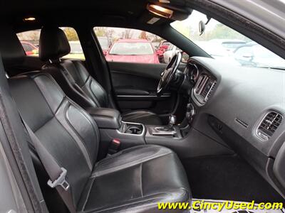 2019 Dodge Charger SXT   - Photo 15 - Cincinnati, OH 45255