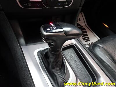 2019 Dodge Charger SXT   - Photo 16 - Cincinnati, OH 45255