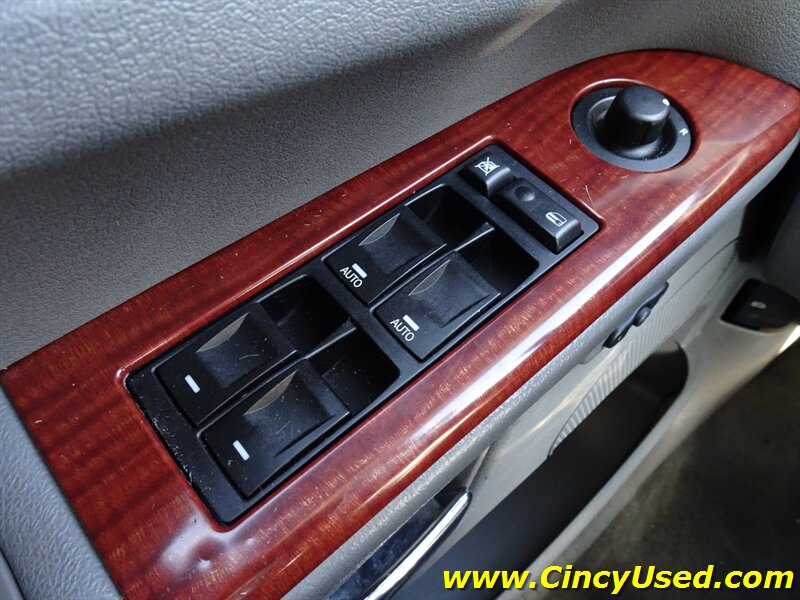 2006 Jeep Grand Cherokee Limited 5.7L V8 4X4 - Photo 25 - Cincinnati, OH 45255