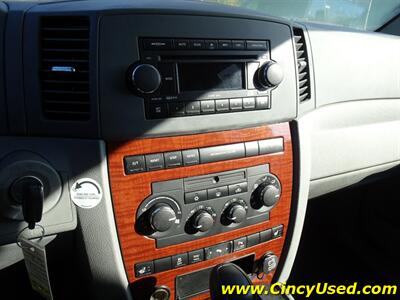 2006 Jeep Grand Cherokee Limited 5.7L V8 4X4 - Photo 20 - Cincinnati, OH 45255