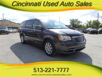 2016 Chrysler Town and Country Touring  V6 FWD - Photo 1 - Cincinnati, OH 45255