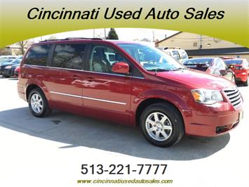 2010 Chrysler Town and Country Touring Plus   - Photo 1 - Cincinnati, OH 45255
