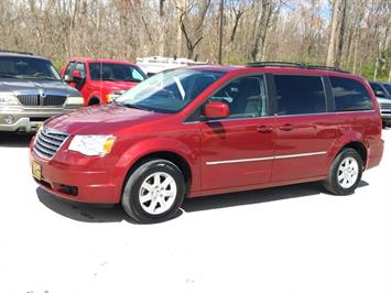 2010 Chrysler Town and Country Touring Plus   - Photo 3 - Cincinnati, OH 45255