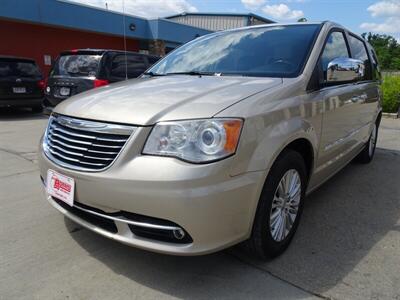 2013 Chrysler Town and Country Limited   - Photo 12 - Cincinnati, OH 45255