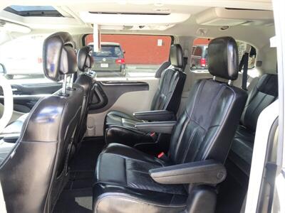 2013 Chrysler Town and Country Limited   - Photo 21 - Cincinnati, OH 45255