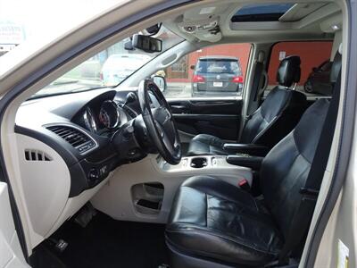 2013 Chrysler Town and Country Limited   - Photo 17 - Cincinnati, OH 45255