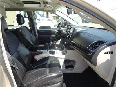 2013 Chrysler Town and Country Limited   - Photo 28 - Cincinnati, OH 45255